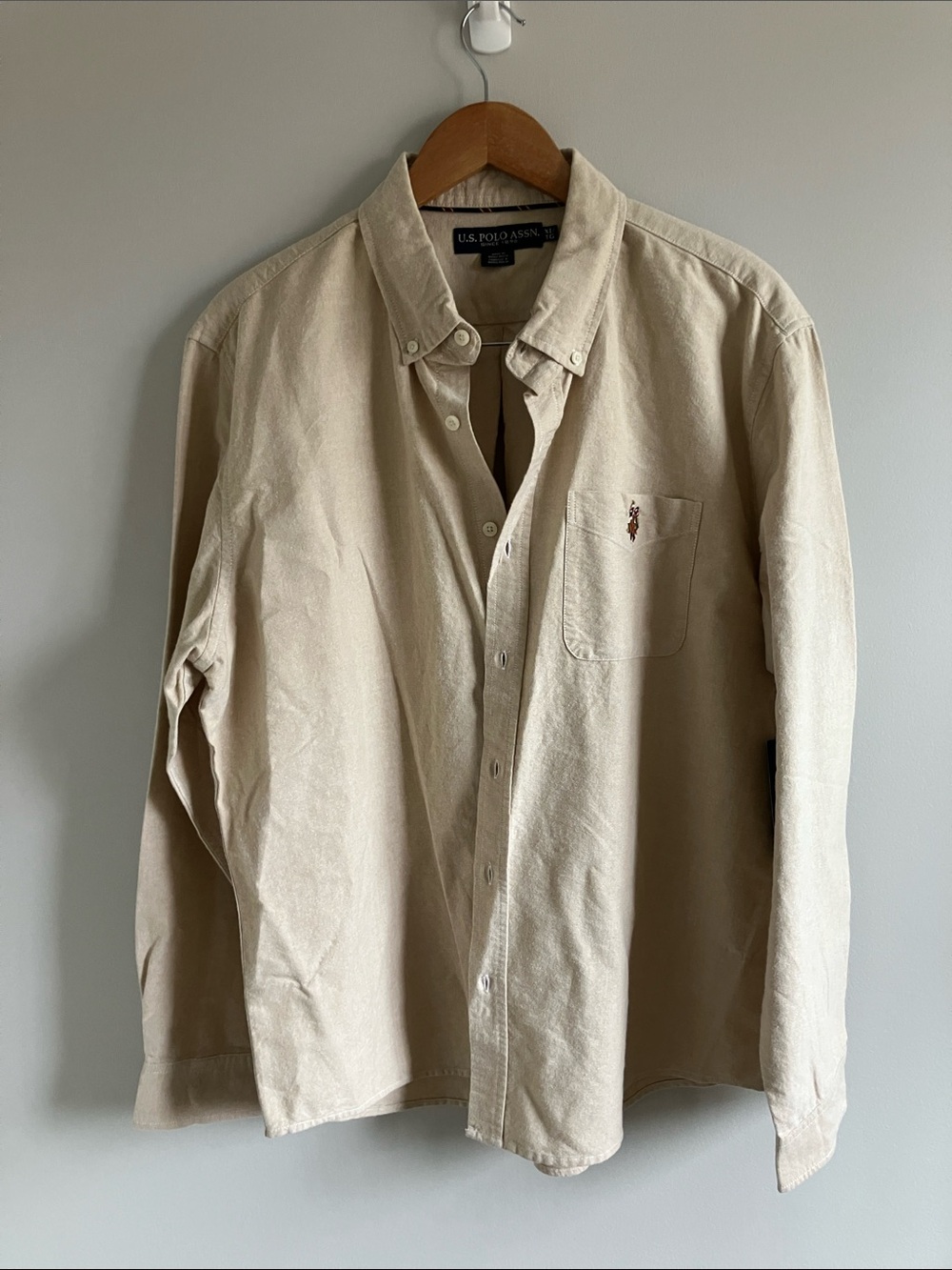 NWT size XL U.S. Polo Assn. Long-Sleeve Button-Down Shirt in Cream - Picture 2 of 7